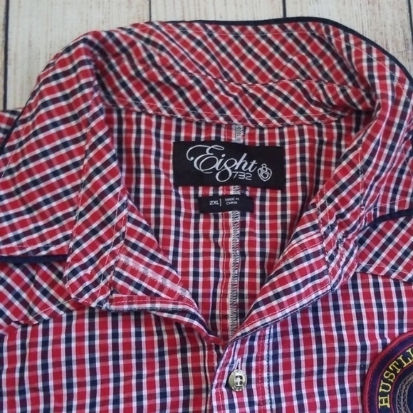 8732 Short Sleeve Buttonup Shirt - Picture 2 of 6